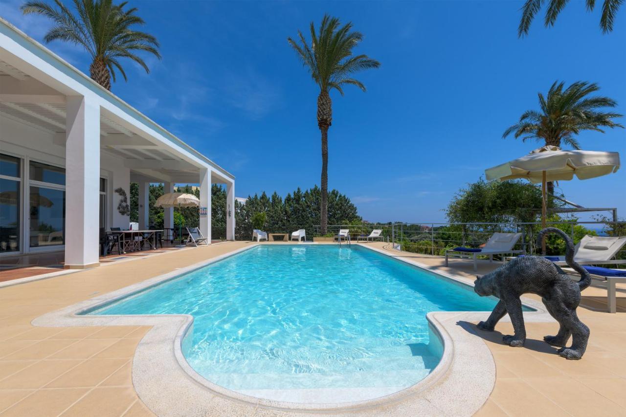 Vila Grande Dame Of Rhodes